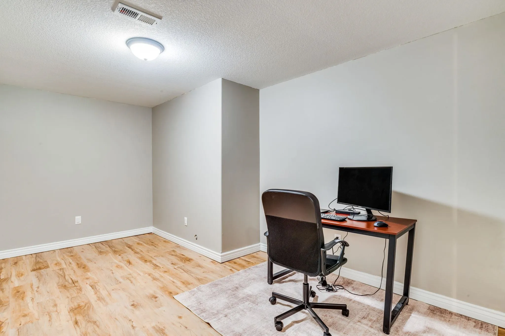 Maize, Kansas 67101, United States, 5 Bedrooms Bedrooms, ,3 BathroomsBathrooms,Residential,Active,216957