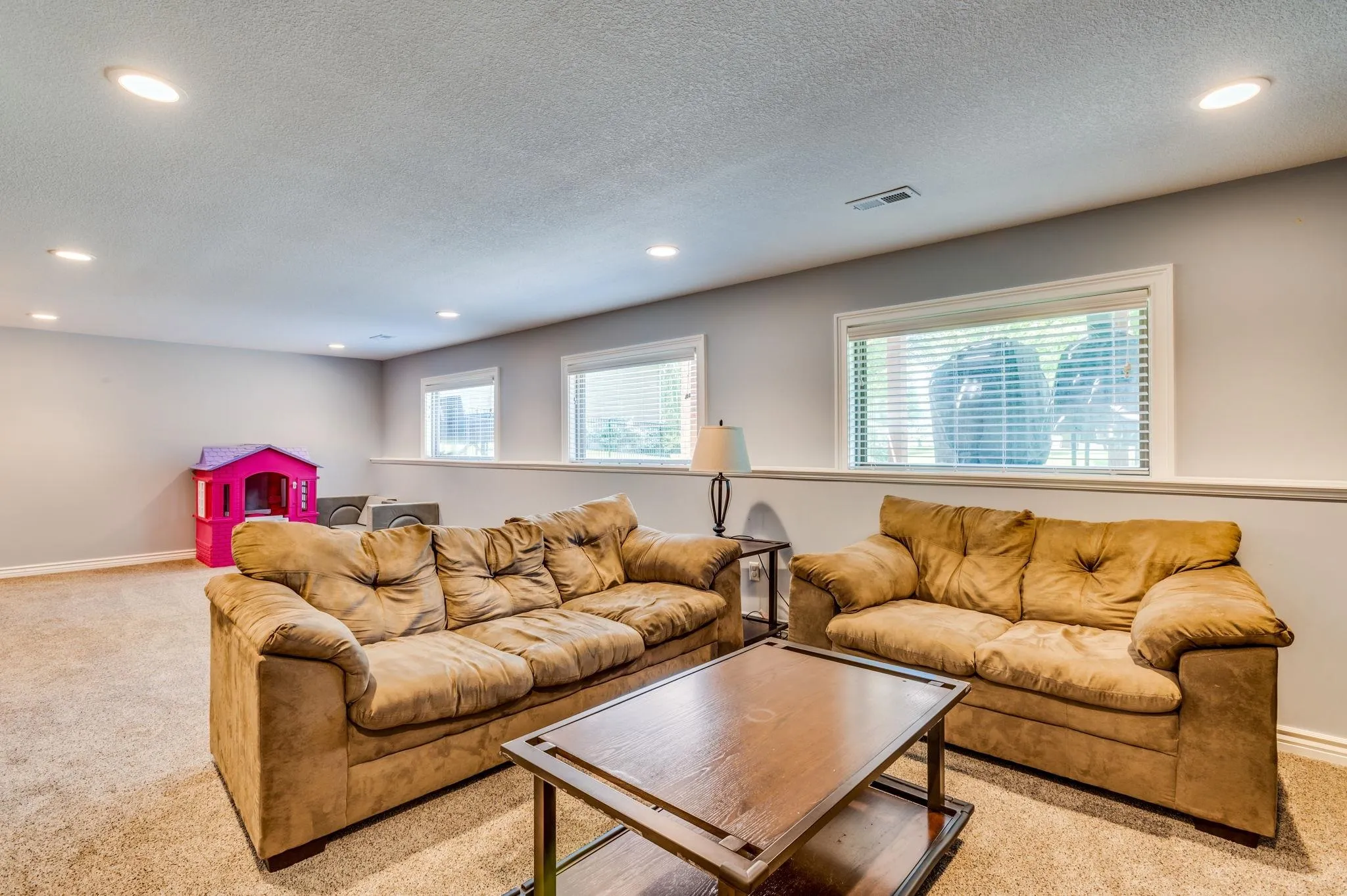 Maize, Kansas 67101, United States, 5 Bedrooms Bedrooms, ,3 BathroomsBathrooms,Residential,Active,216957