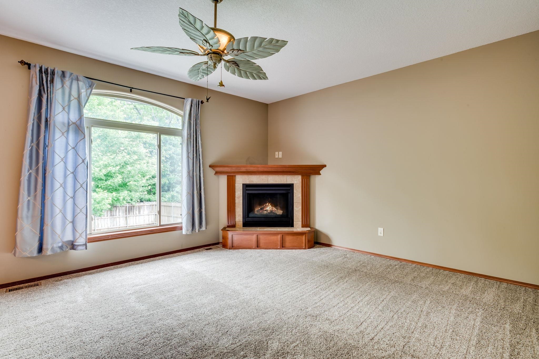 1212 N High Park Dr, Derby, Virginia image 4