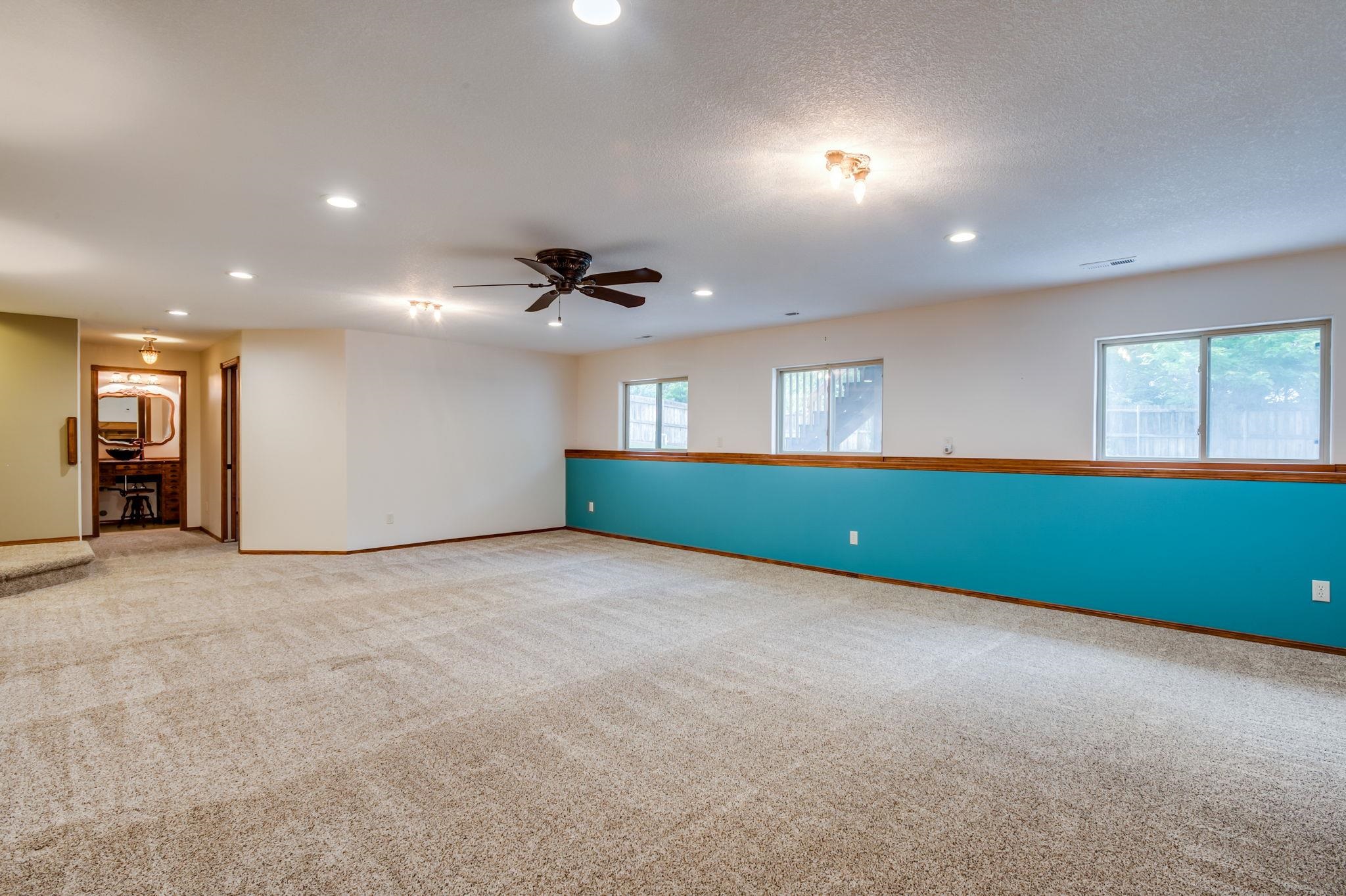 1212 N High Park Dr, Derby, Virginia image 25