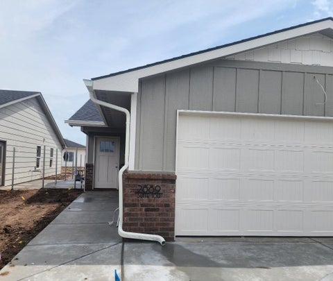 Townhouse For Sale - 2889 S Cedar Crest Ct<br/> Wichita, KS 67215