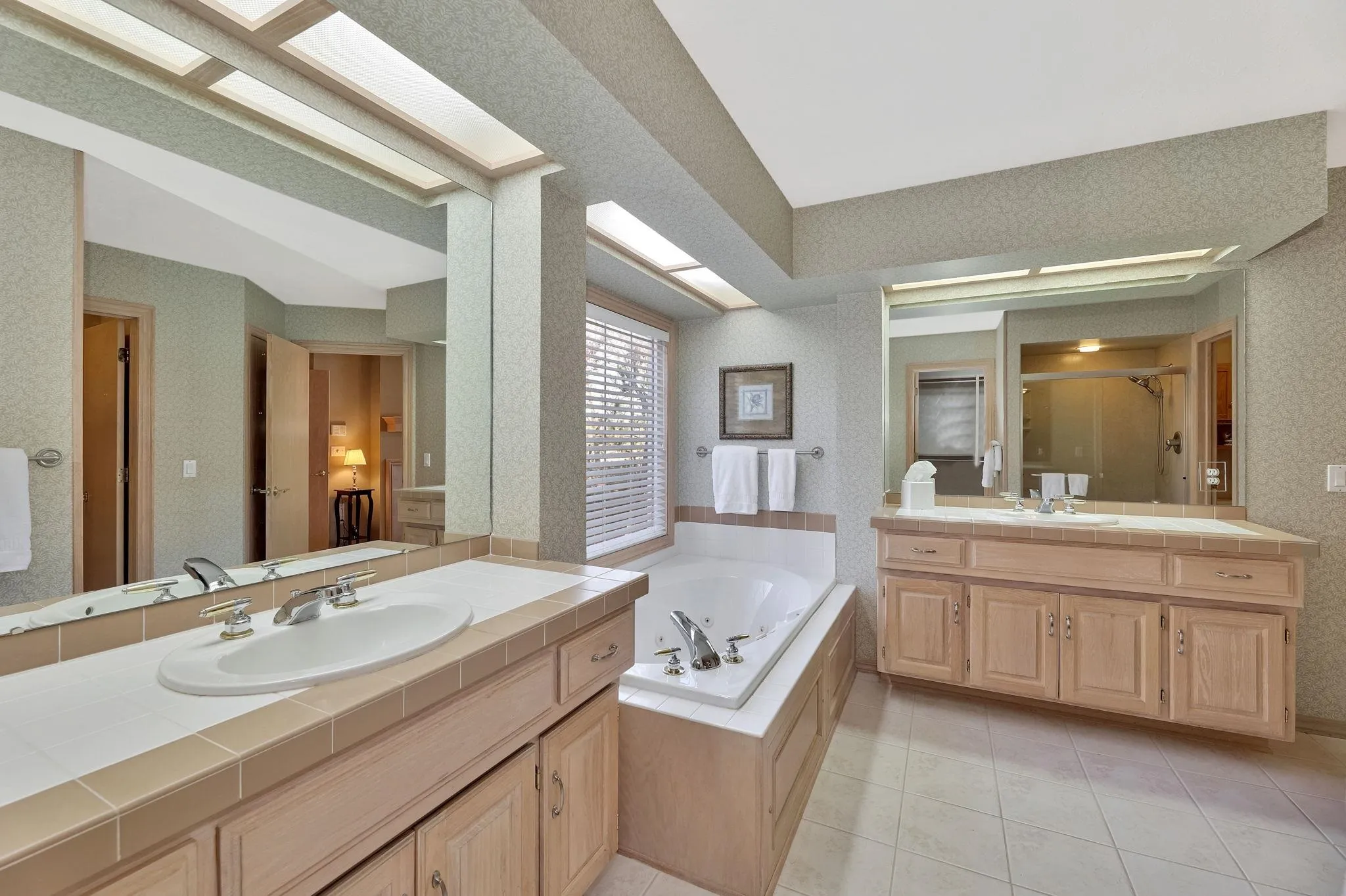 Wichita, Kansas 67230, United States, 5 Bedrooms Bedrooms, ,4 BathroomsBathrooms,Residential,Active,82787