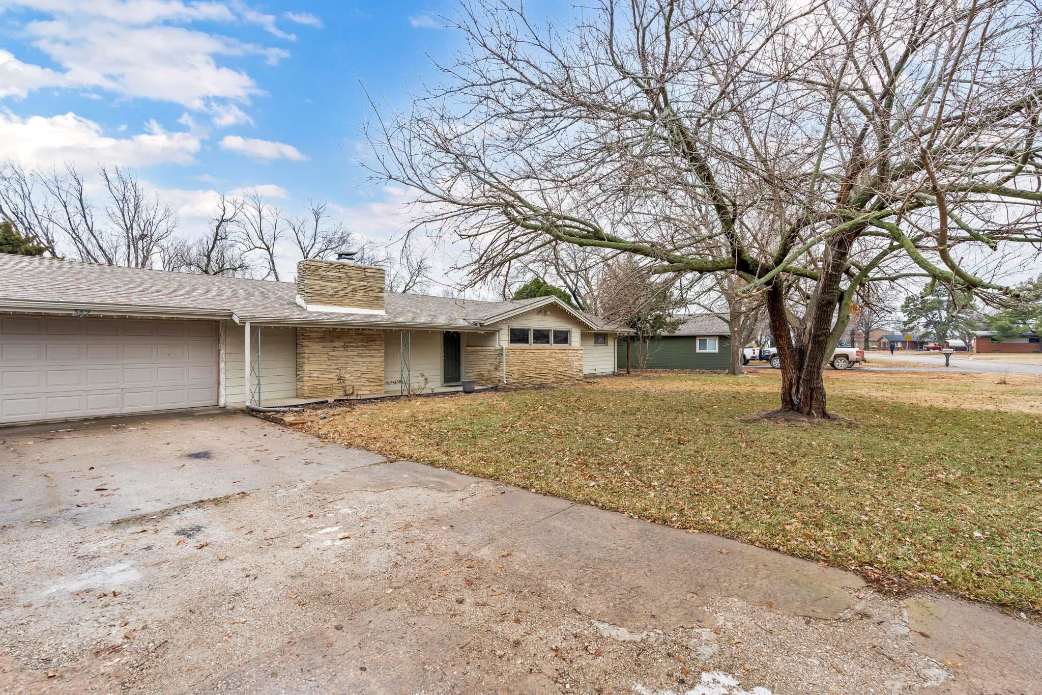 342 S Winterset Ln, Wichita, Kansas image 4