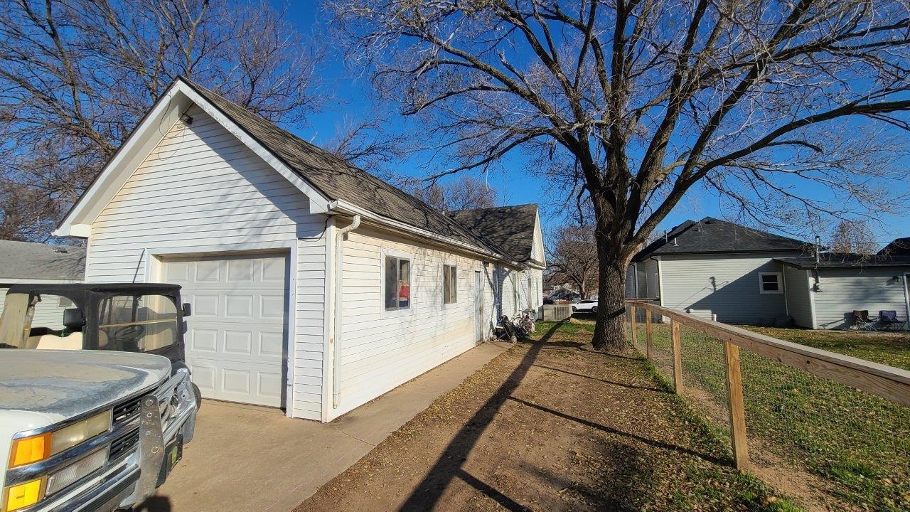 712 N Blaine St, Wellington, Kansas image 18