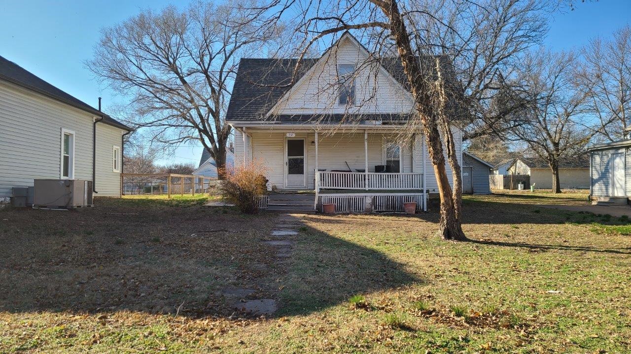 712 N Blaine St, Wellington, Kansas image 2