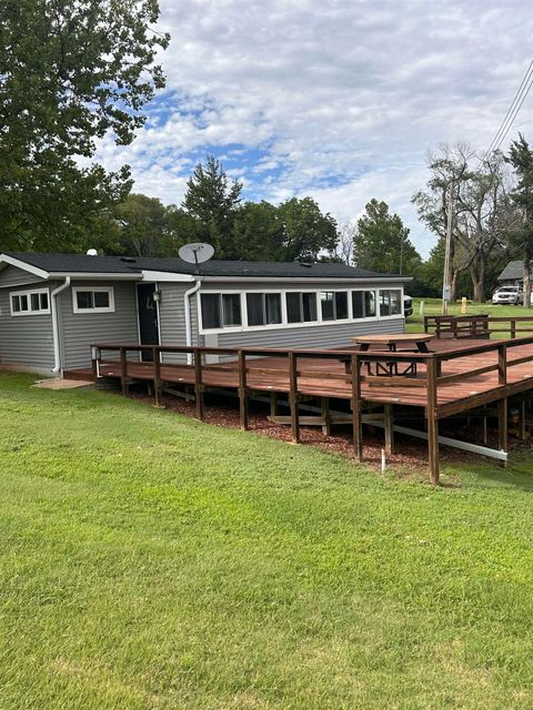 Mobile Home For Sale - 160 NE Bobwhite Dr<br/> Medicine Lodge, KS 67104