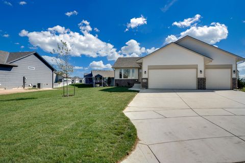 Homes For Sale - 10757 W Sondra Ct<br/> Maize, KS 67101