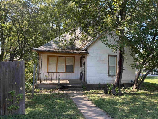 1021 N POPLAR ST, NEWTON, KS 67114 - Image 94c36b13f40d4cc5d7eb720efec1c98f/2798124509