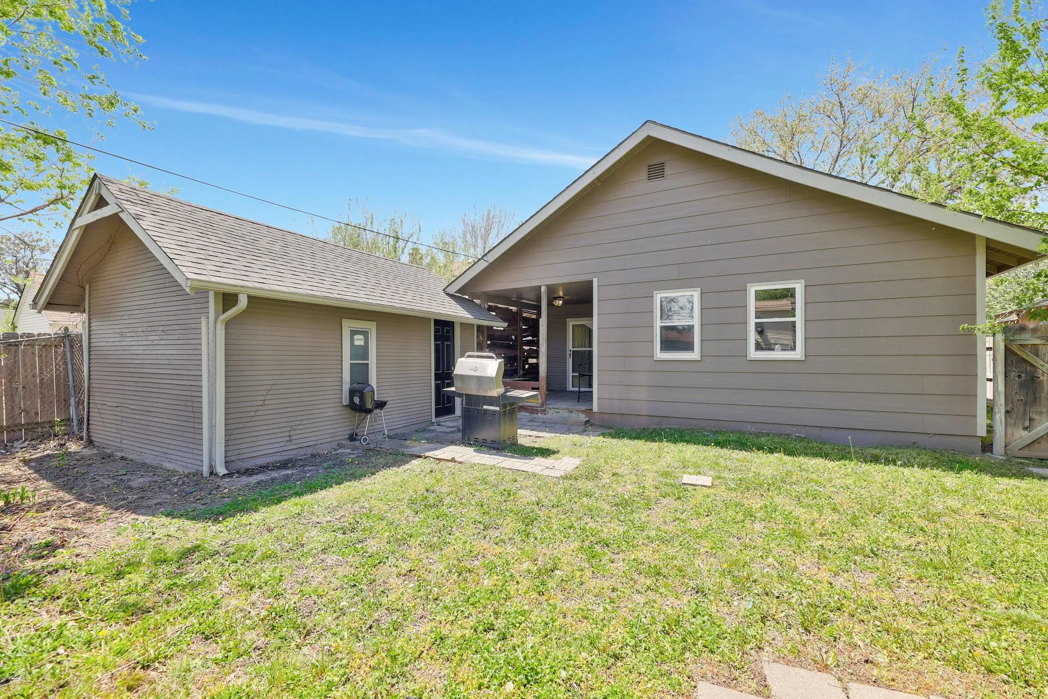 Wichita, Kansas 67211, United States, 4 Bedrooms Bedrooms, ,2 BathroomsBathrooms,Residential,Pending,111997