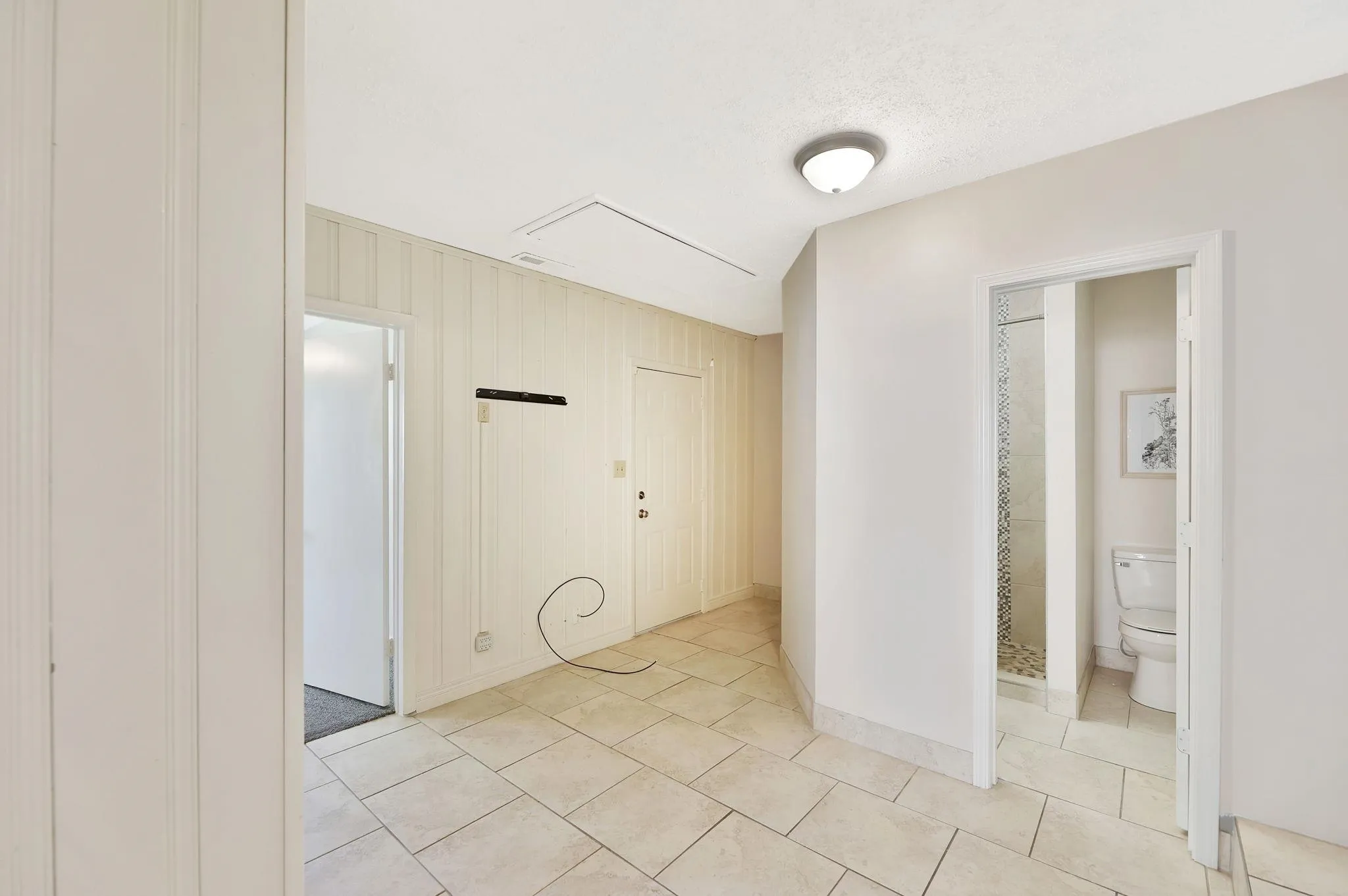 Wichita, Kansas 67211, United States, 4 Bedrooms Bedrooms, ,2 BathroomsBathrooms,Residential,Pending,111997