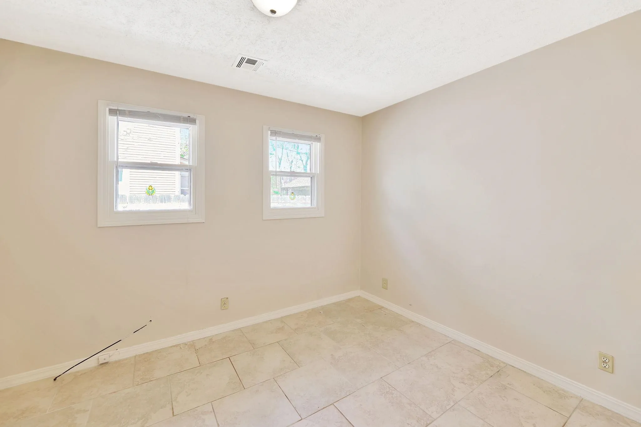 Wichita, Kansas 67211, United States, 4 Bedrooms Bedrooms, ,2 BathroomsBathrooms,Residential,Pending,111997