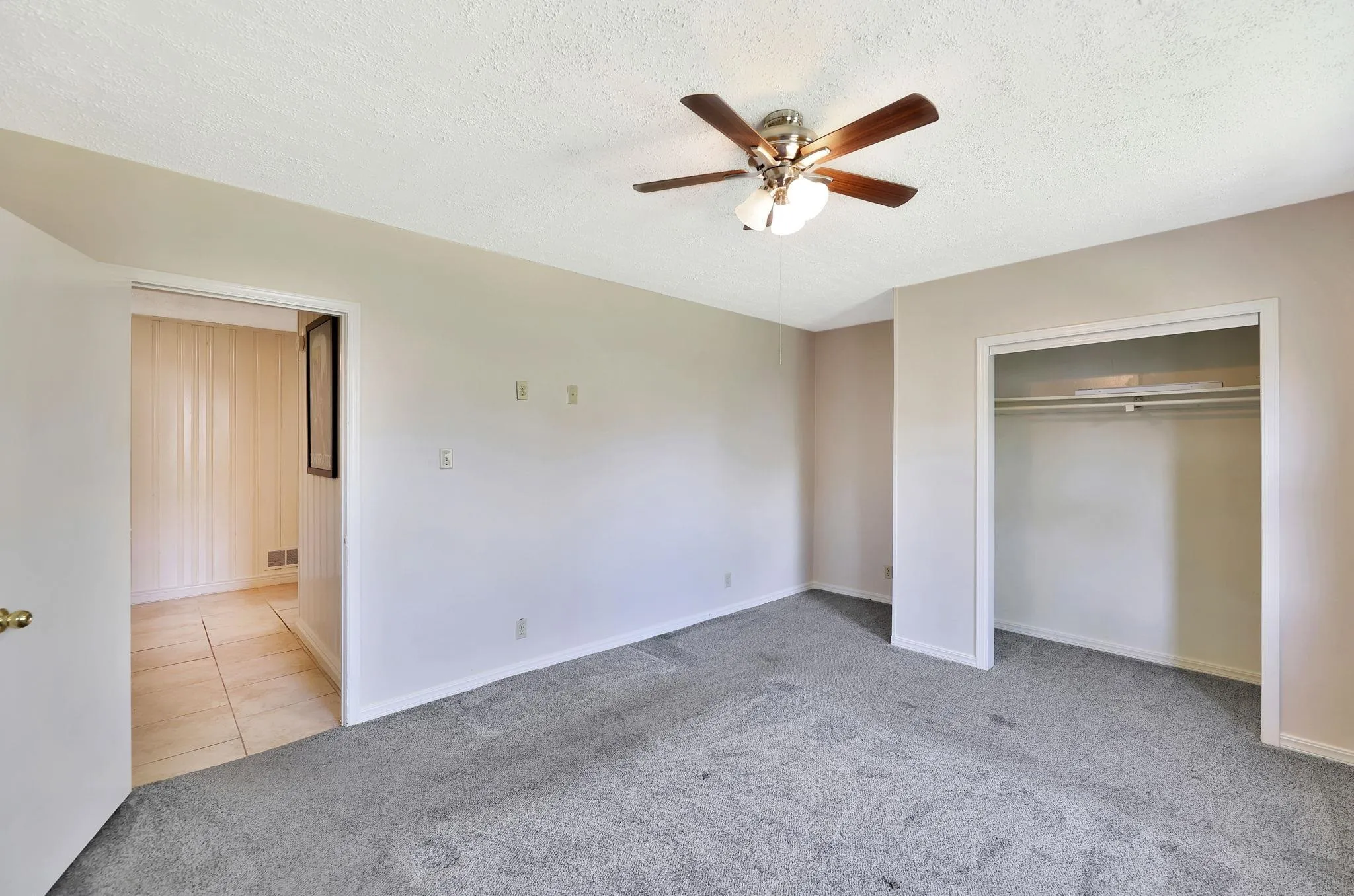 Wichita, Kansas 67211, United States, 4 Bedrooms Bedrooms, ,2 BathroomsBathrooms,Residential,Pending,111997