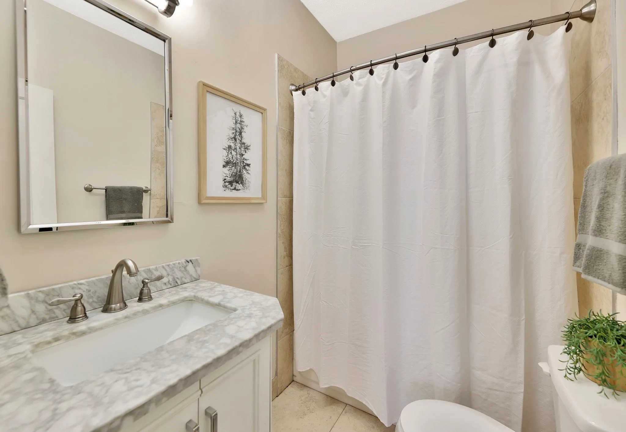 Wichita, Kansas 67211, United States, 4 Bedrooms Bedrooms, ,2 BathroomsBathrooms,Residential,Pending,111997