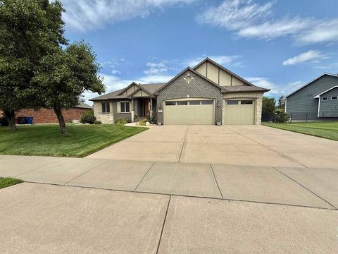 Homes For Sale - 3005 N Stone Lake Dr<br/> Augusta, KS 67010