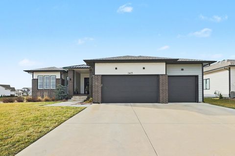 Homes For Sale - 2403 N Bluestone St<br/> Andover, KS 67002