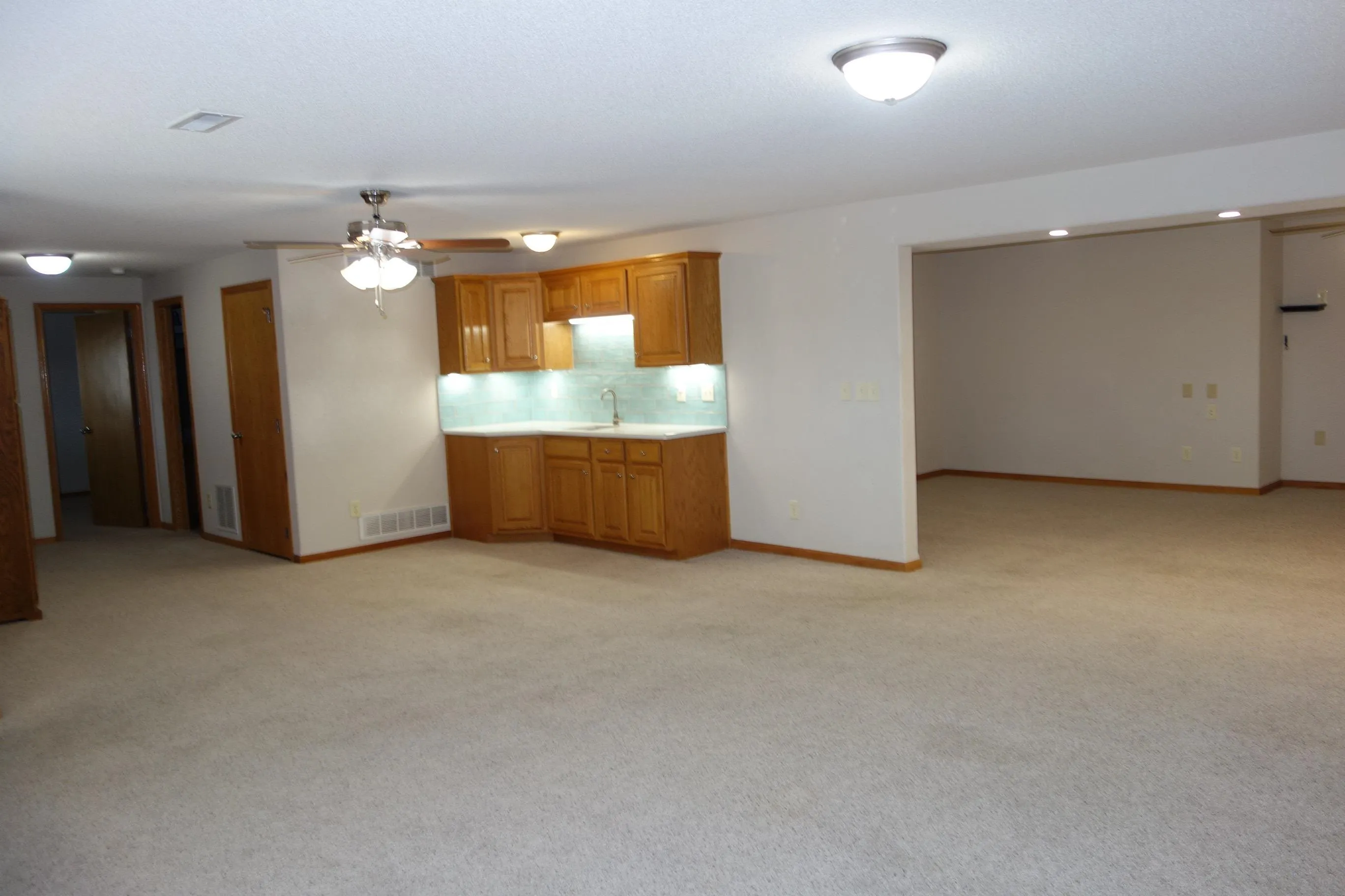 Derby, Kansas 67037, United States, 4 Bedrooms Bedrooms, ,3 BathroomsBathrooms,Residential,Pending,81556