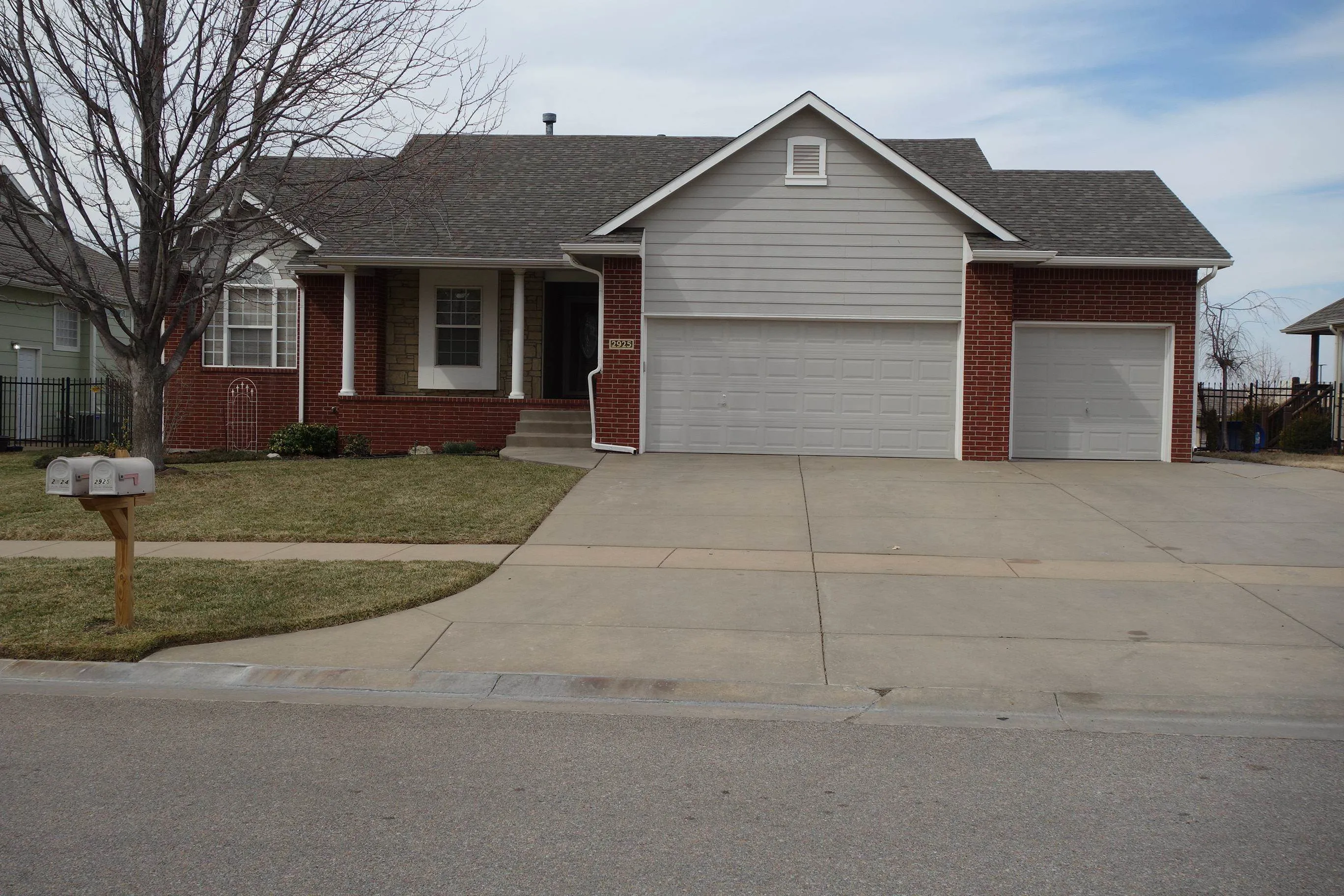 Derby, Kansas 67037, United States, 4 Bedrooms Bedrooms, ,3 BathroomsBathrooms,Residential,Pending,81556