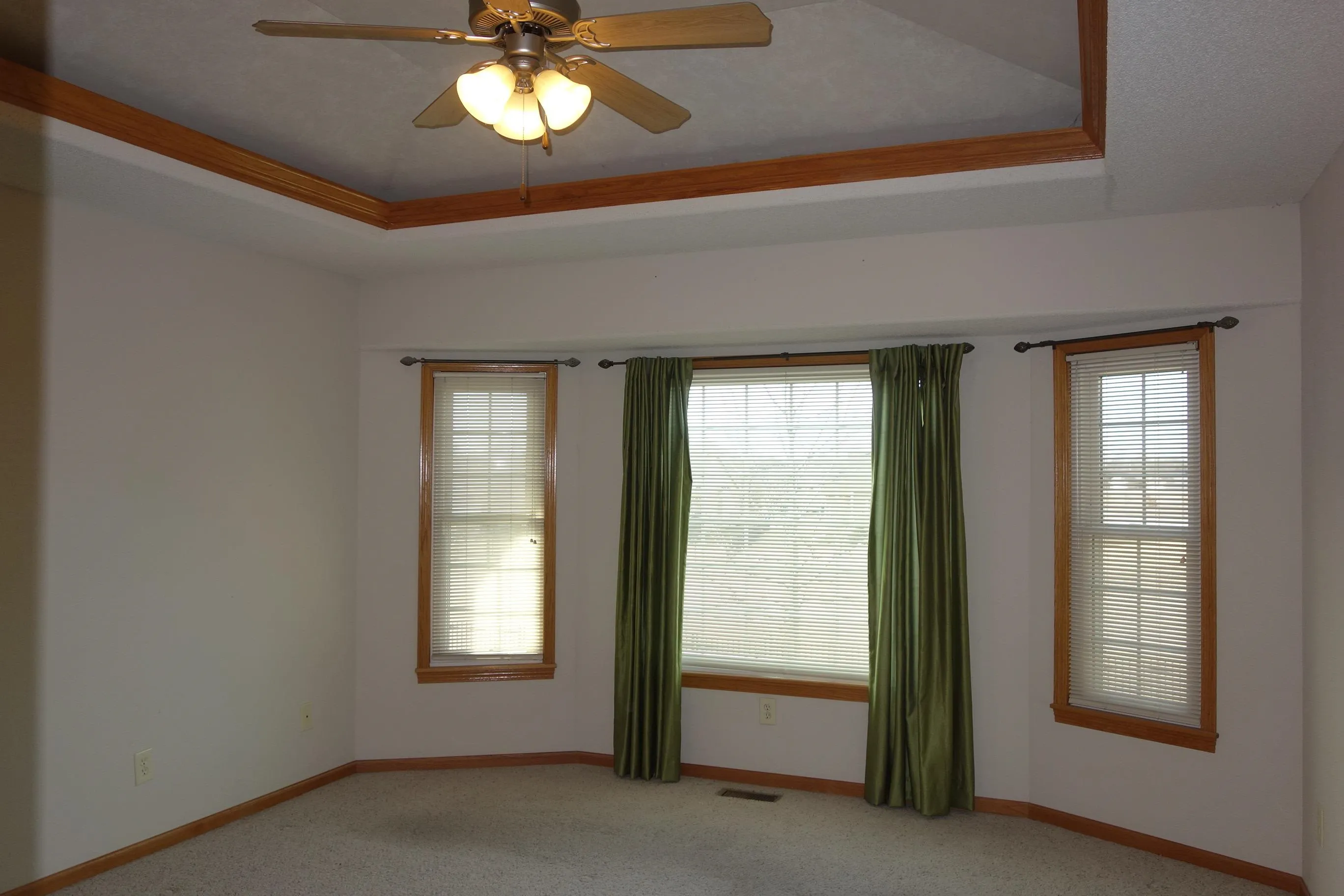 Derby, Kansas 67037, United States, 4 Bedrooms Bedrooms, ,3 BathroomsBathrooms,Residential,Pending,81556