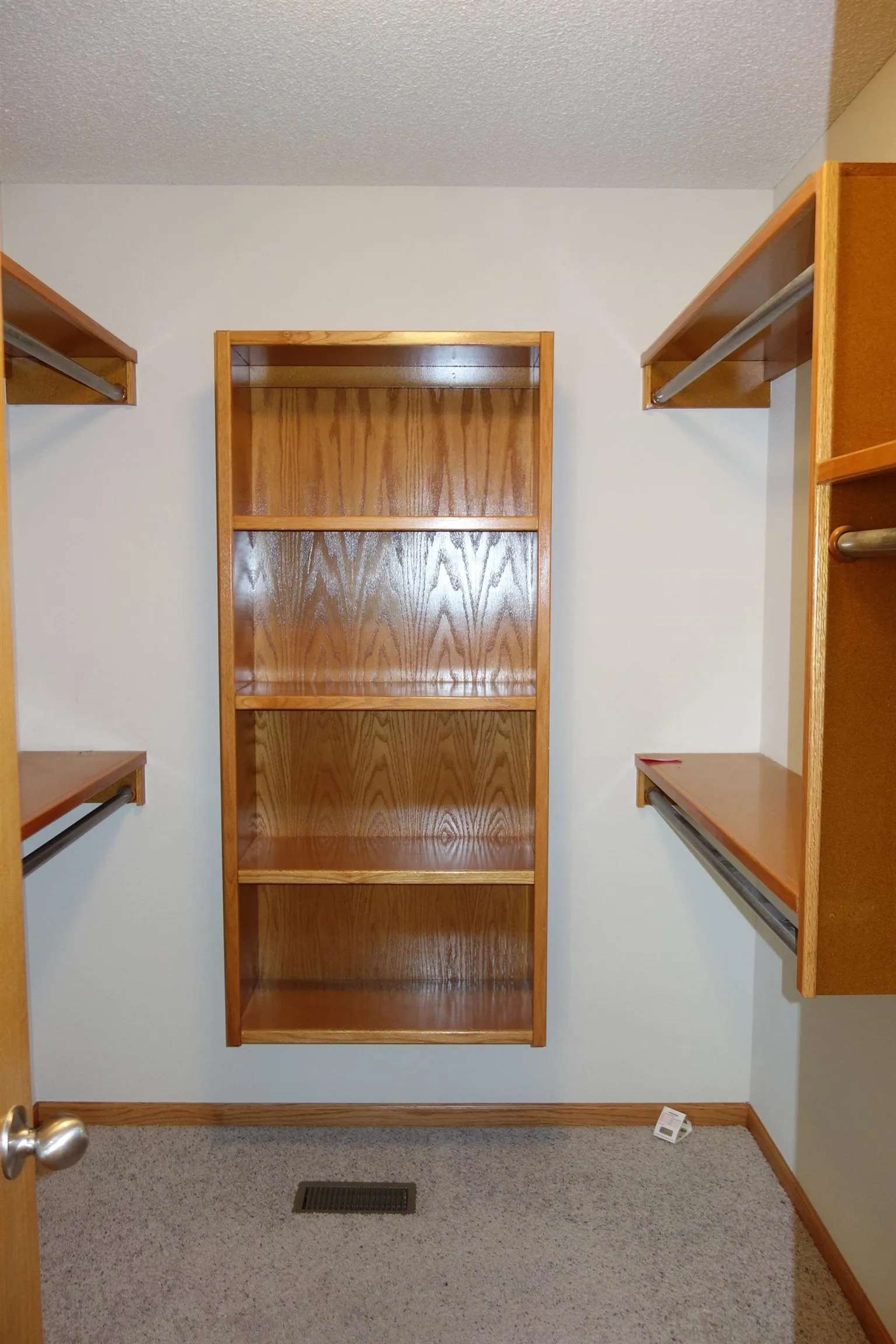 Derby, Kansas 67037, United States, 4 Bedrooms Bedrooms, ,3 BathroomsBathrooms,Residential,Pending,81556