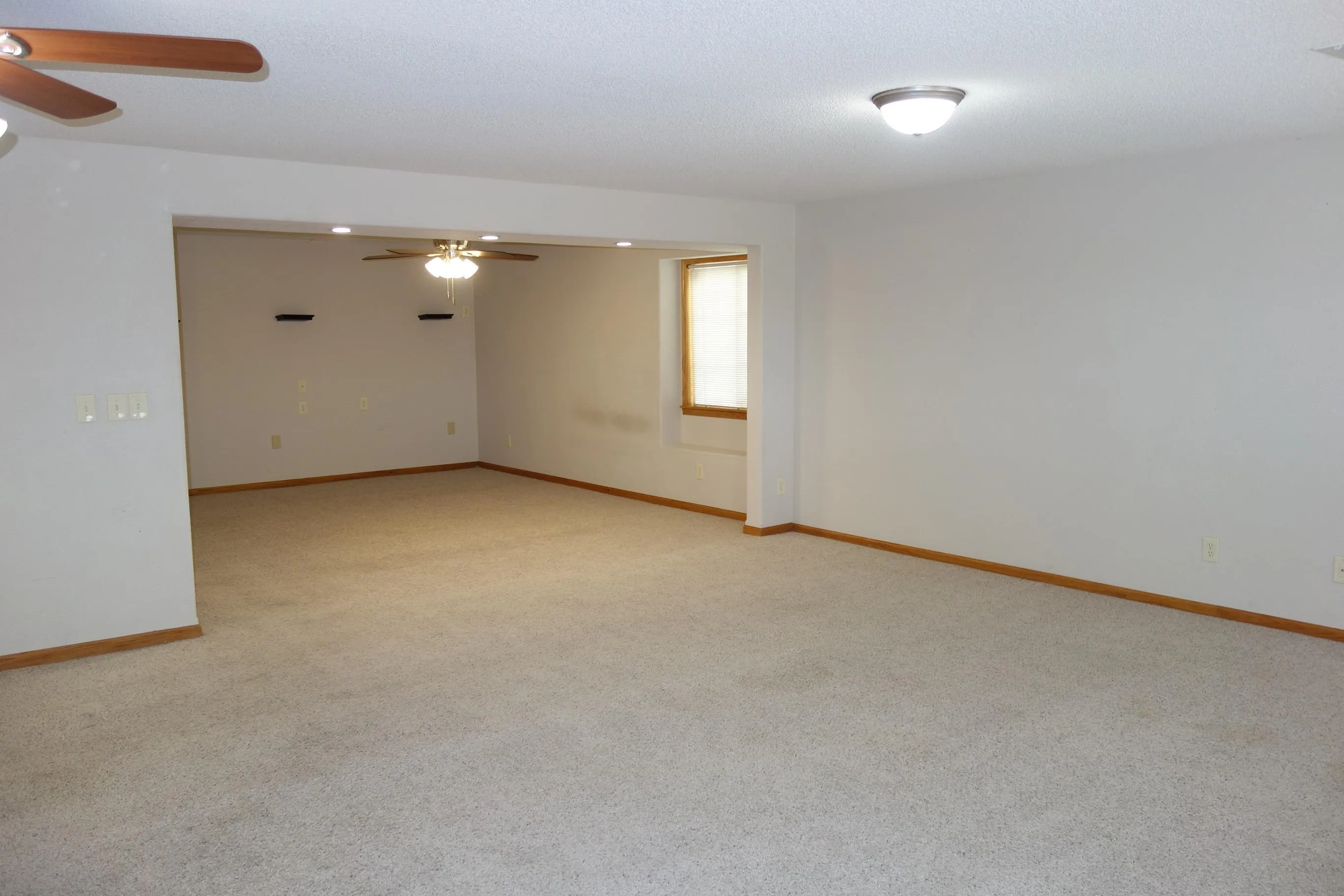 Derby, Kansas 67037, United States, 4 Bedrooms Bedrooms, ,3 BathroomsBathrooms,Residential,Pending,81556