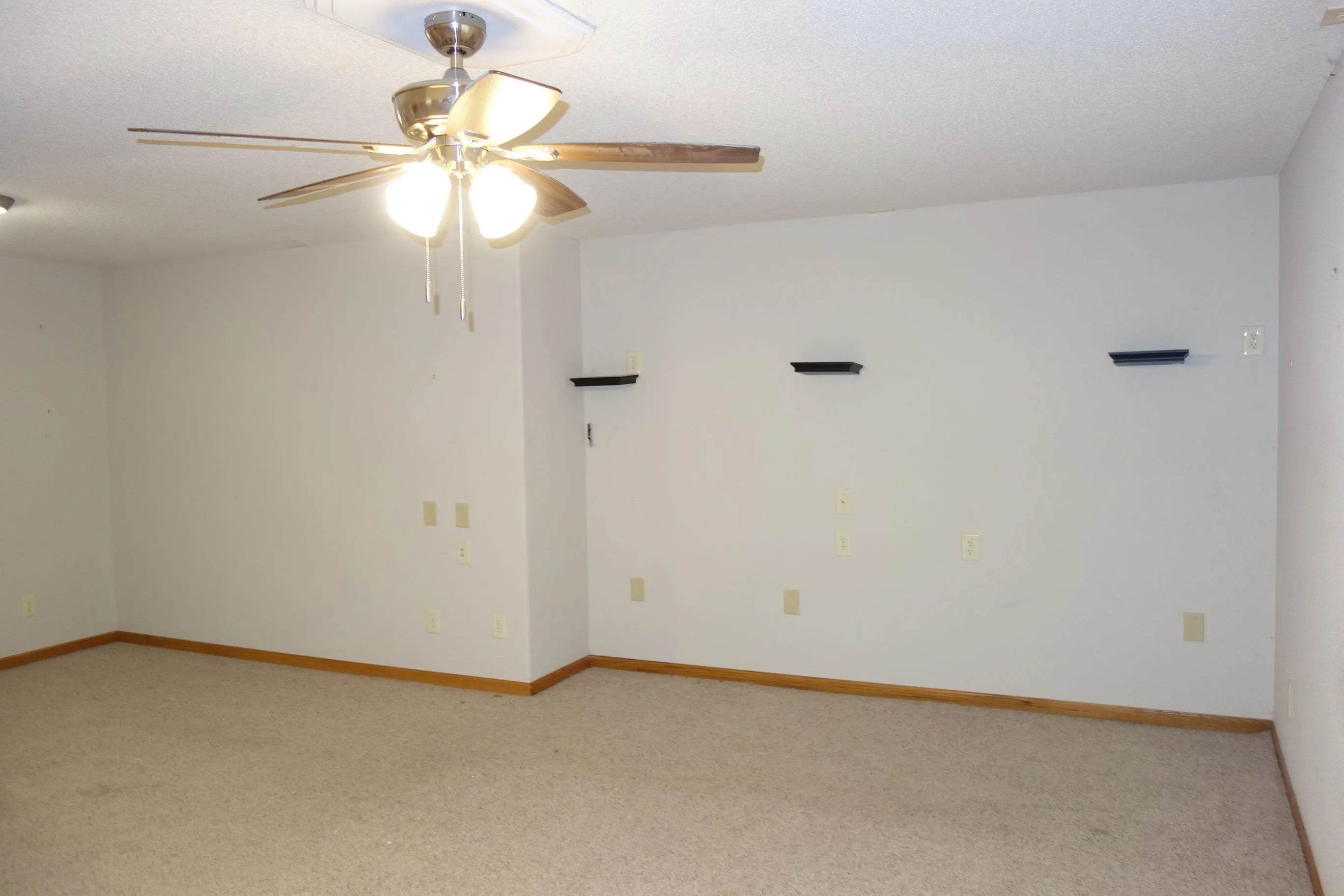 Derby, Kansas 67037, United States, 4 Bedrooms Bedrooms, ,3 BathroomsBathrooms,Residential,Pending,81556