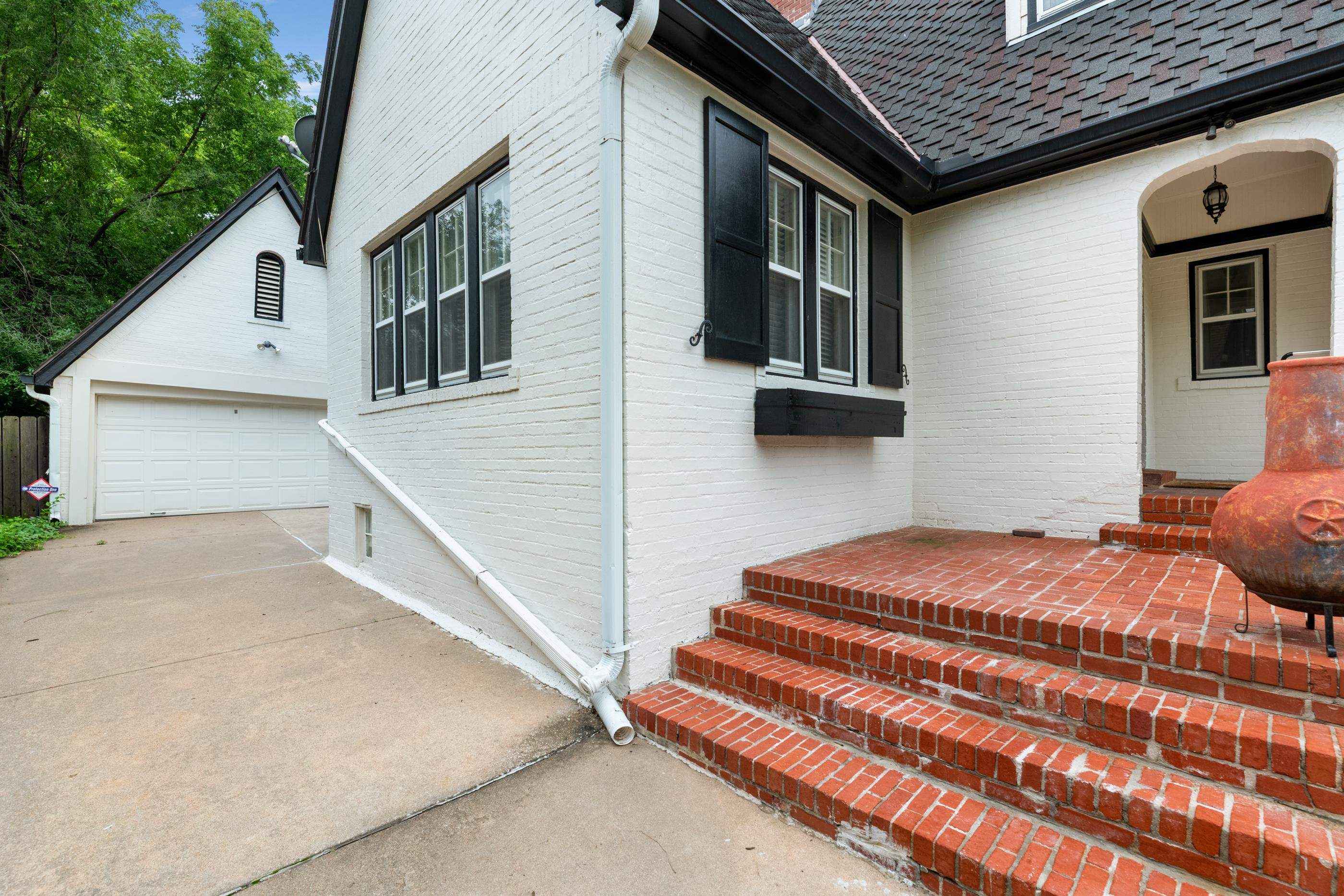 3805 E English, Wichita, Virginia image 3