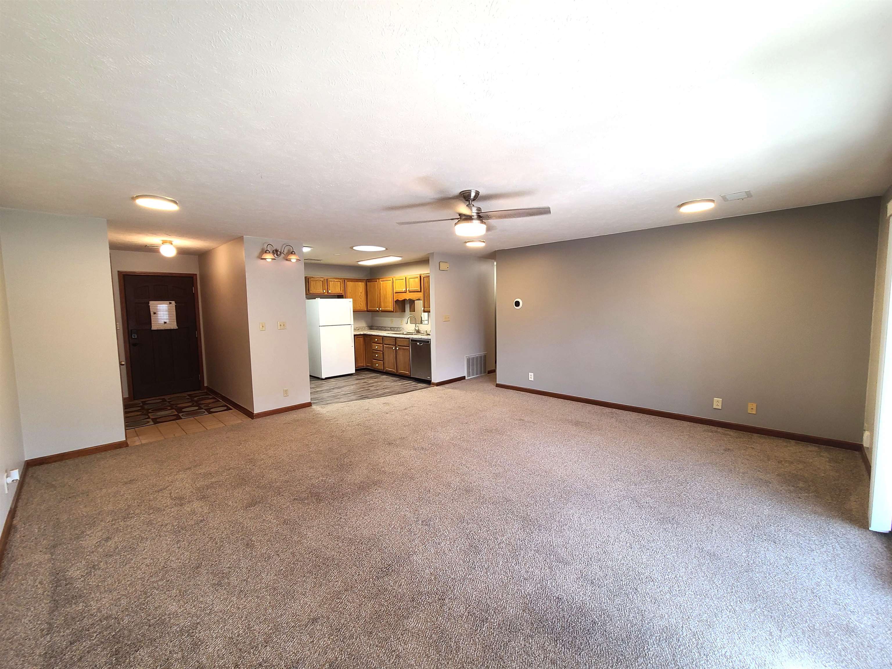 638 E State St, Lindsborg, Kansas image 3