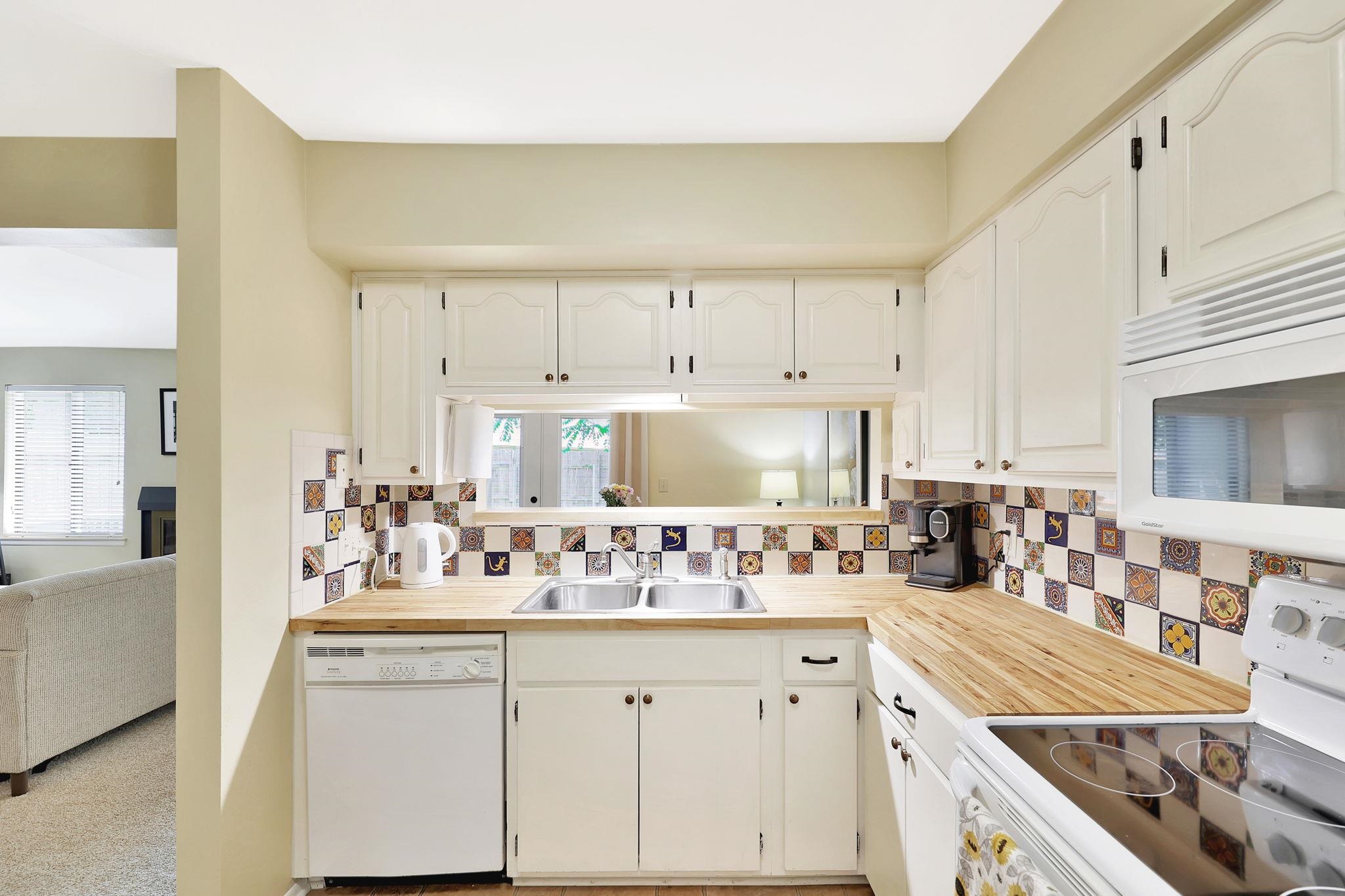 8201 E Harry St, Wichita, Kansas image 13