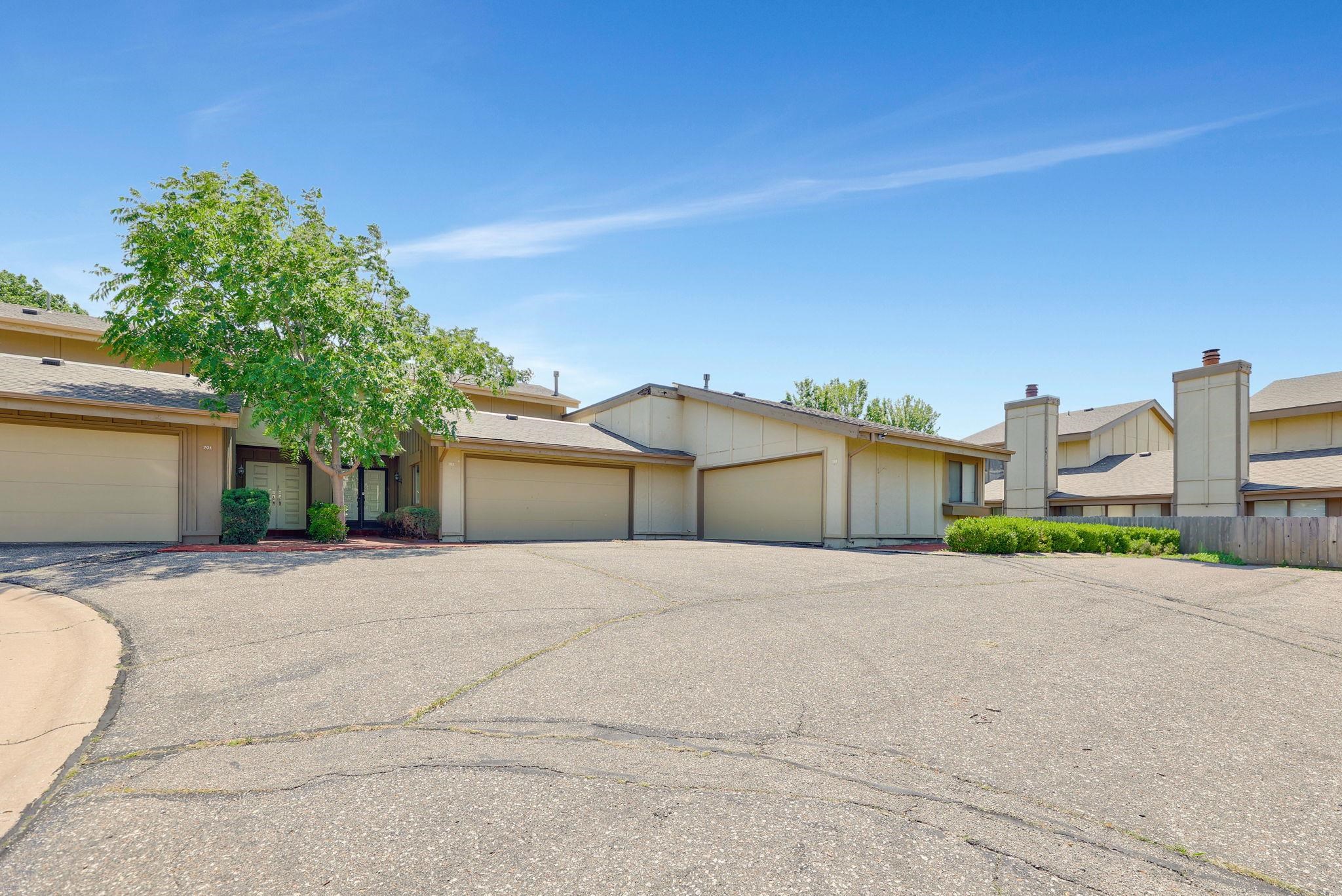 8201 E Harry St, Wichita, Kansas image 3