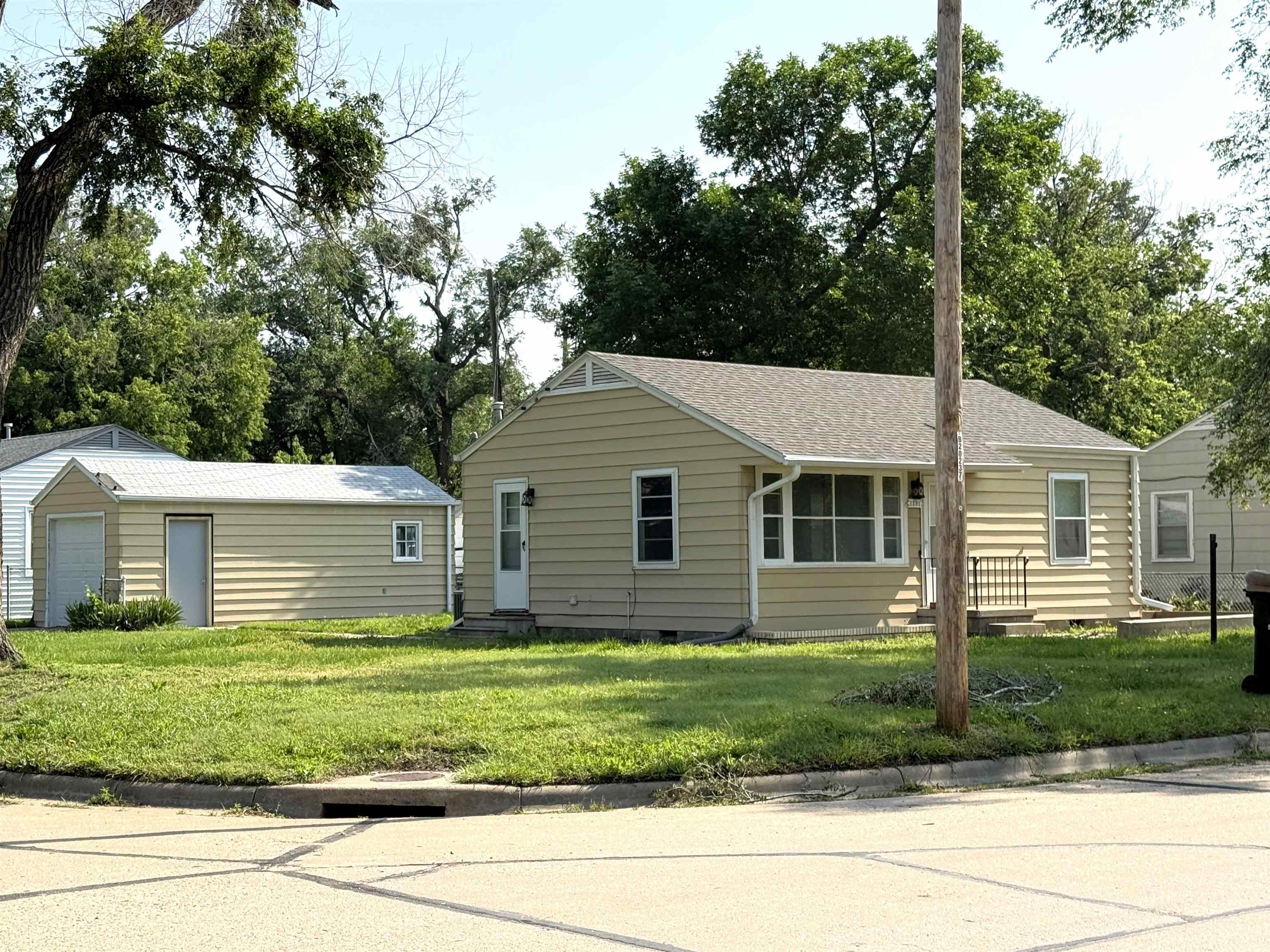 1201 Stack Ave, Salina, Kansas image 1