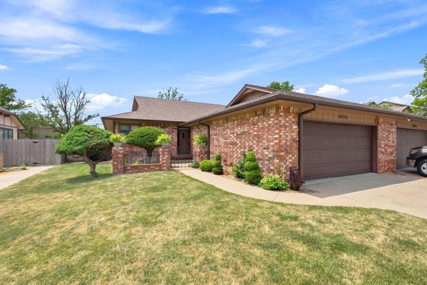 10231 W ALAMO ST, WICHITA, KS 67212 - Image 96f8d764a849e3dc134bef3fdf2b0e2a/3196139541
