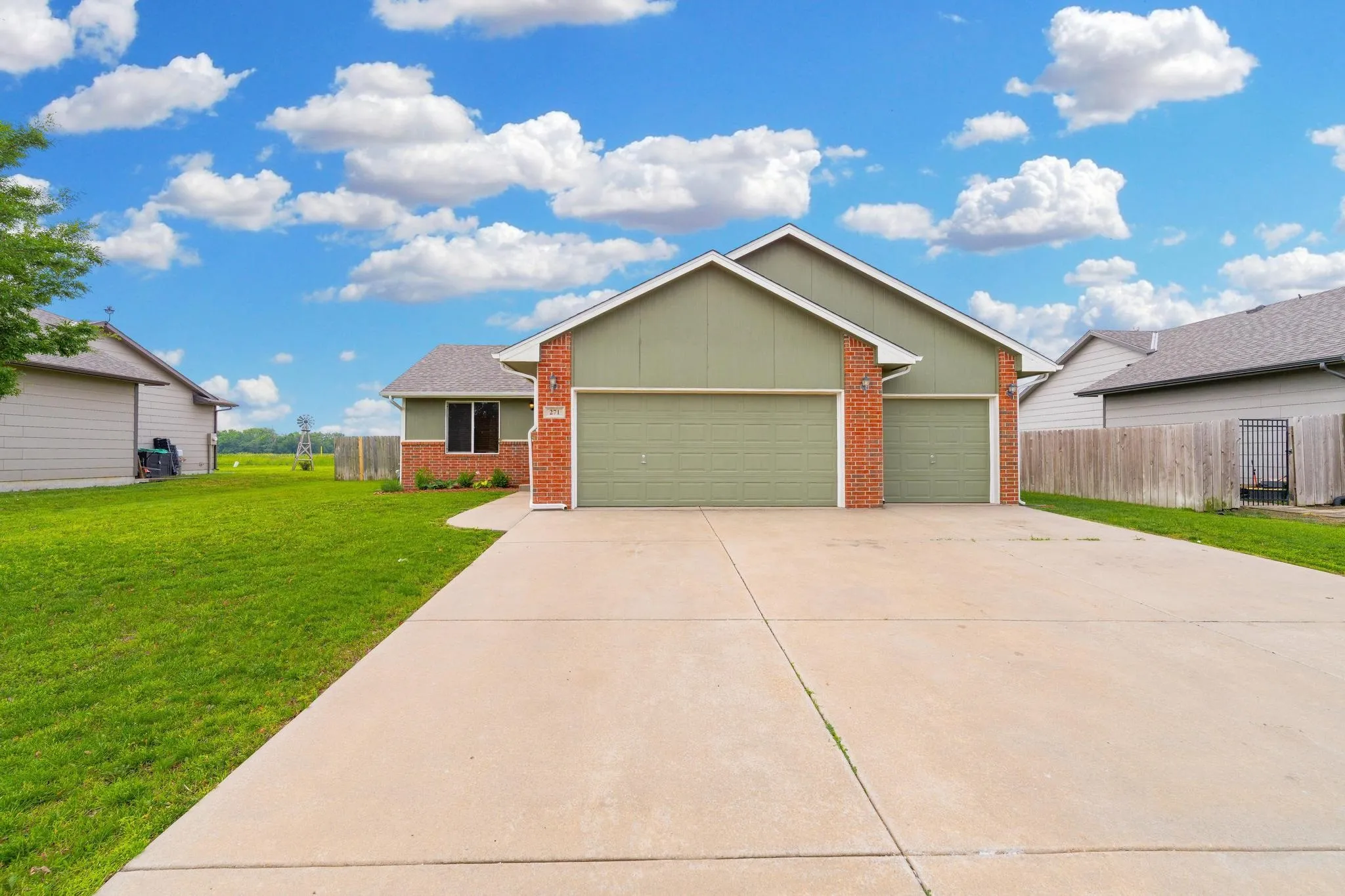 Rose Hill, Kansas 67133, United States, 3 Bedrooms Bedrooms, ,2 BathroomsBathrooms,Residential,Active,146586