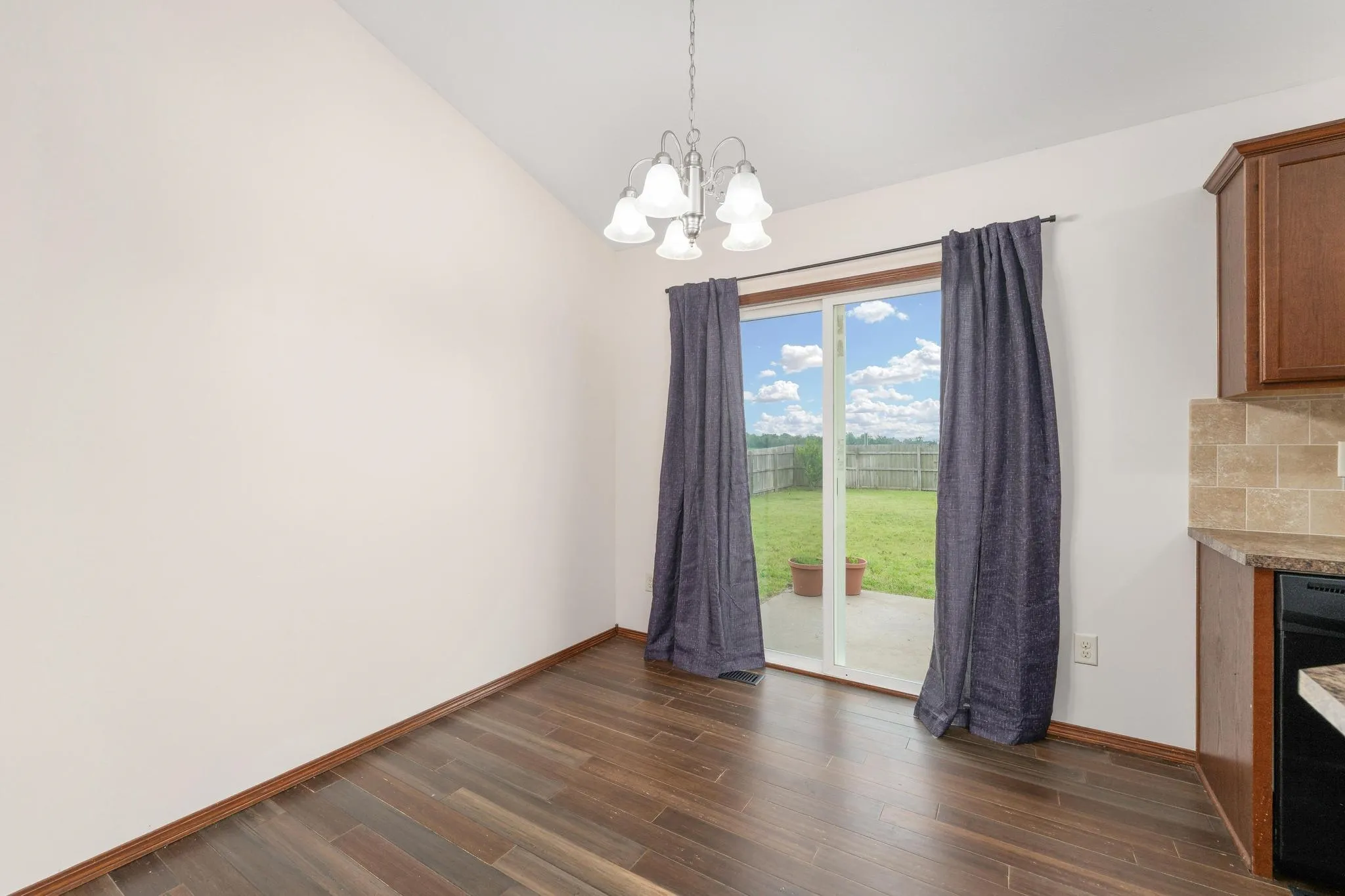 Rose Hill, Kansas 67133, United States, 3 Bedrooms Bedrooms, ,2 BathroomsBathrooms,Residential,Active,146586