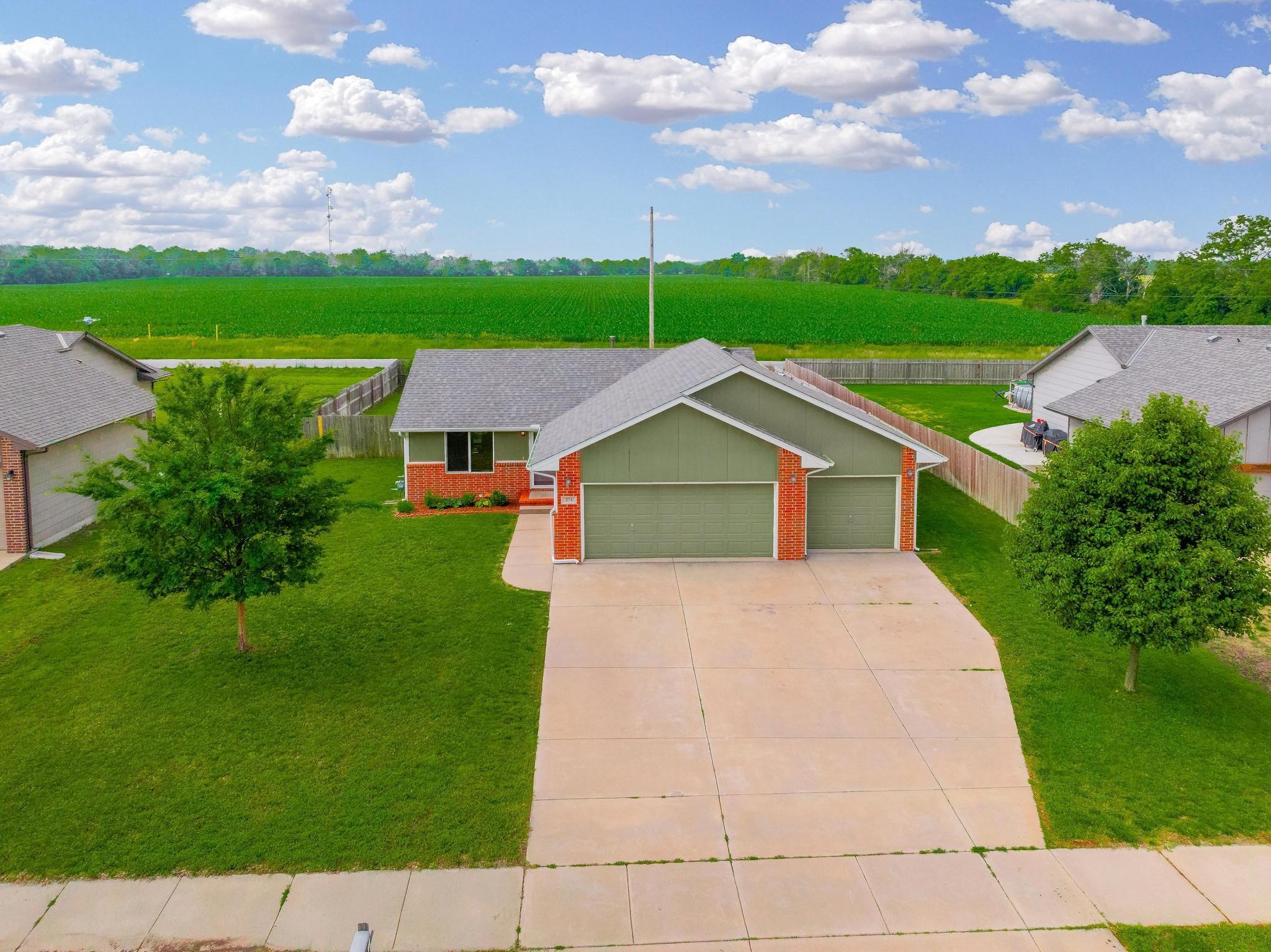 271 Sunrise Cir, Rose Hill, Kansas image 1