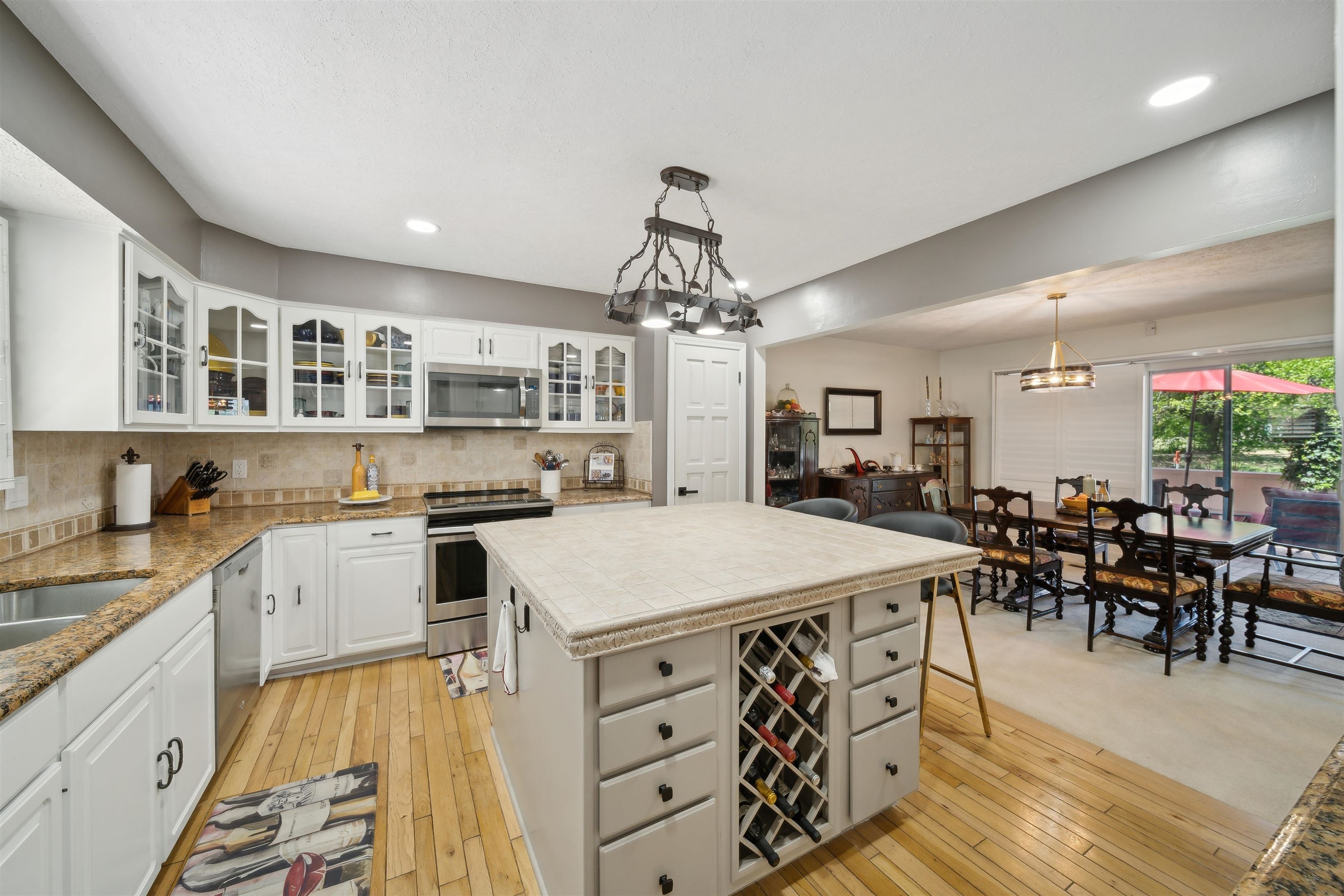 58 E Via Roma St, Wichita, Kansas image 9