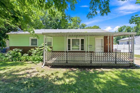 Homes For Sale - 837 N Westview Dr<br/> Derby, KS 67037