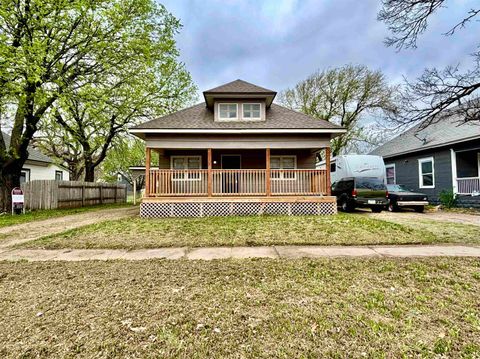 Homes For Sale - 721 S Laura Ave<br/> Wichita, KS 67211