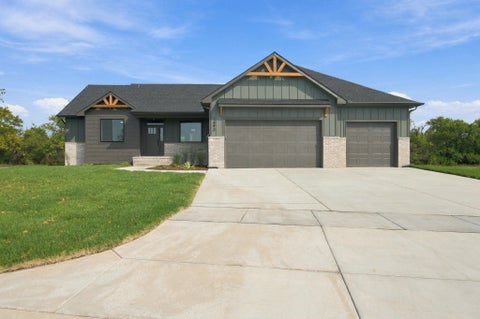 Homes For Sale - 1493 W Cozy Hollow Ct<br/> Goddard, KS 67052