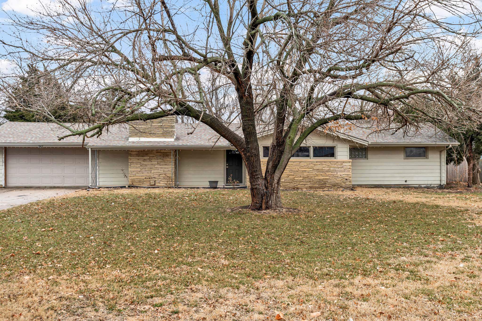 342 S Winterset Ln, Wichita, Kansas image 2