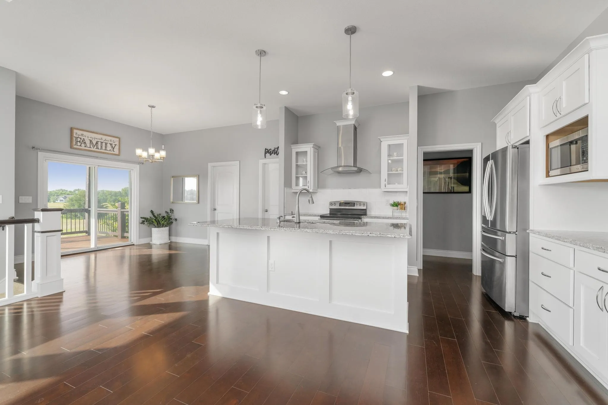 Rose Hill, Kansas 67133, United States, 5 Bedrooms Bedrooms, ,4 BathroomsBathrooms,Residential,Active,37113