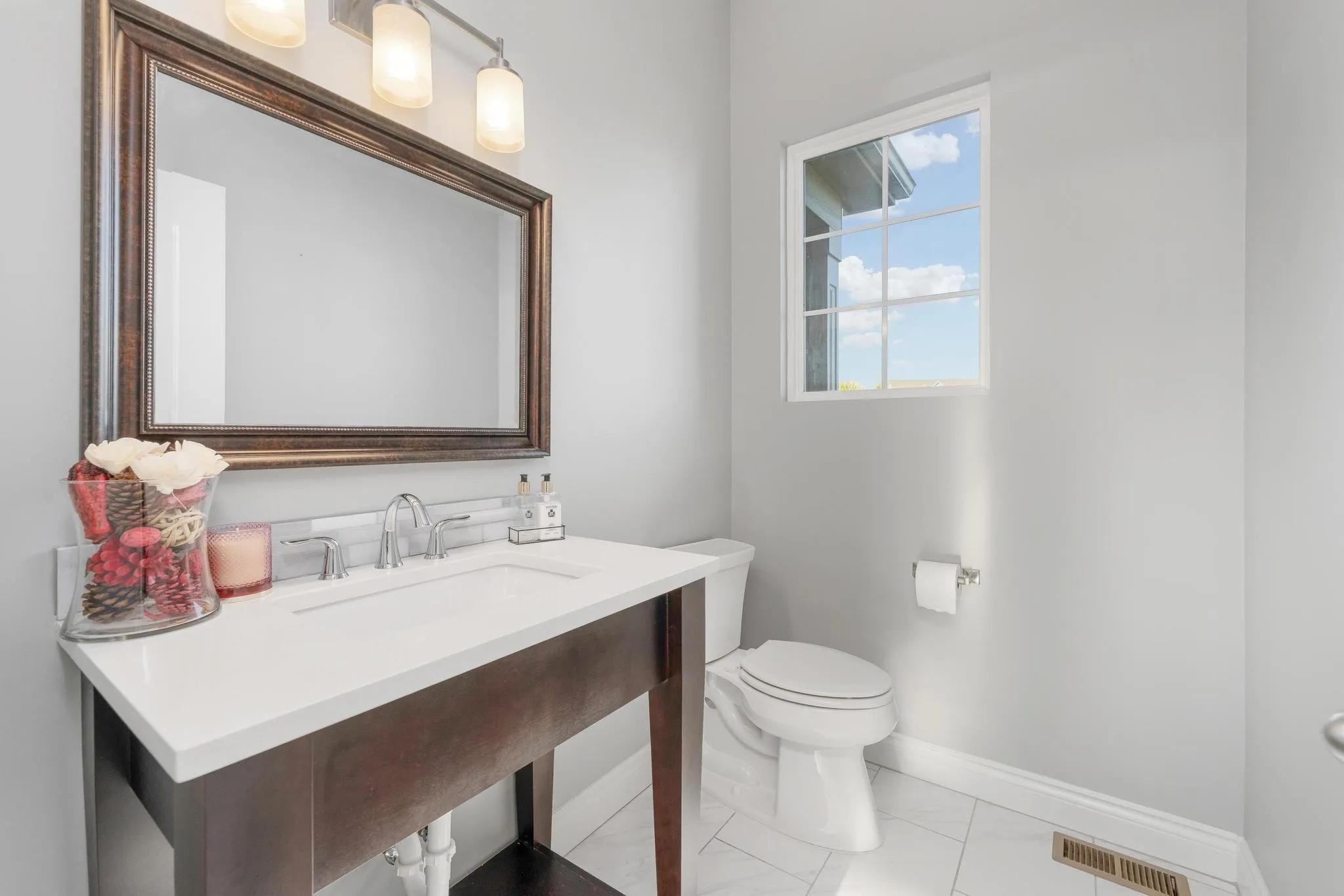 Rose Hill, Kansas 67133, United States, 5 Bedrooms Bedrooms, ,4 BathroomsBathrooms,Residential,Active,37113