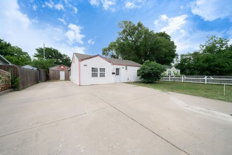 Photo of 4604 S Meadowview AVE, Wichita, KS 67216 (MLS # 673129)