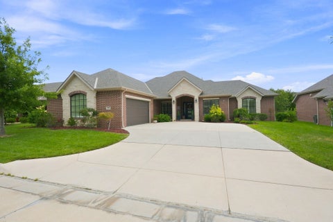 Townhouse For Sale - 10213 E Summerfield<br/> Wichita, KS 67206