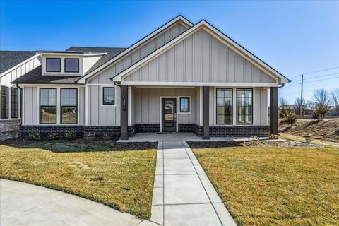 Townhouse For Sale - 13917 W Barn Owl St<br/> Sedgwick County, Wichita, KS 67235