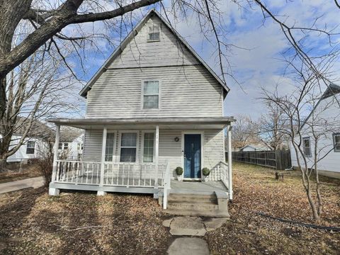 Homes For Sale - 620 E 10th St<br/> Harvey County, Newton, KS 67114