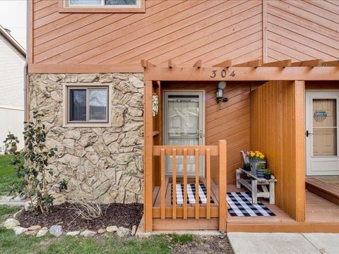 Homes For Sale - 1530 N Smith Cir<br/> Sedgwick County, Wichita, KS 67212