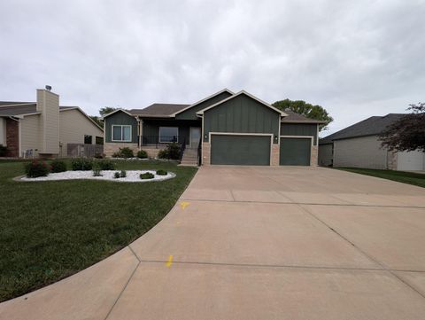 Homes For Sale - 714 S Spring Hollow Dr<br/> Sedgwick County, Wichita, KS 67230