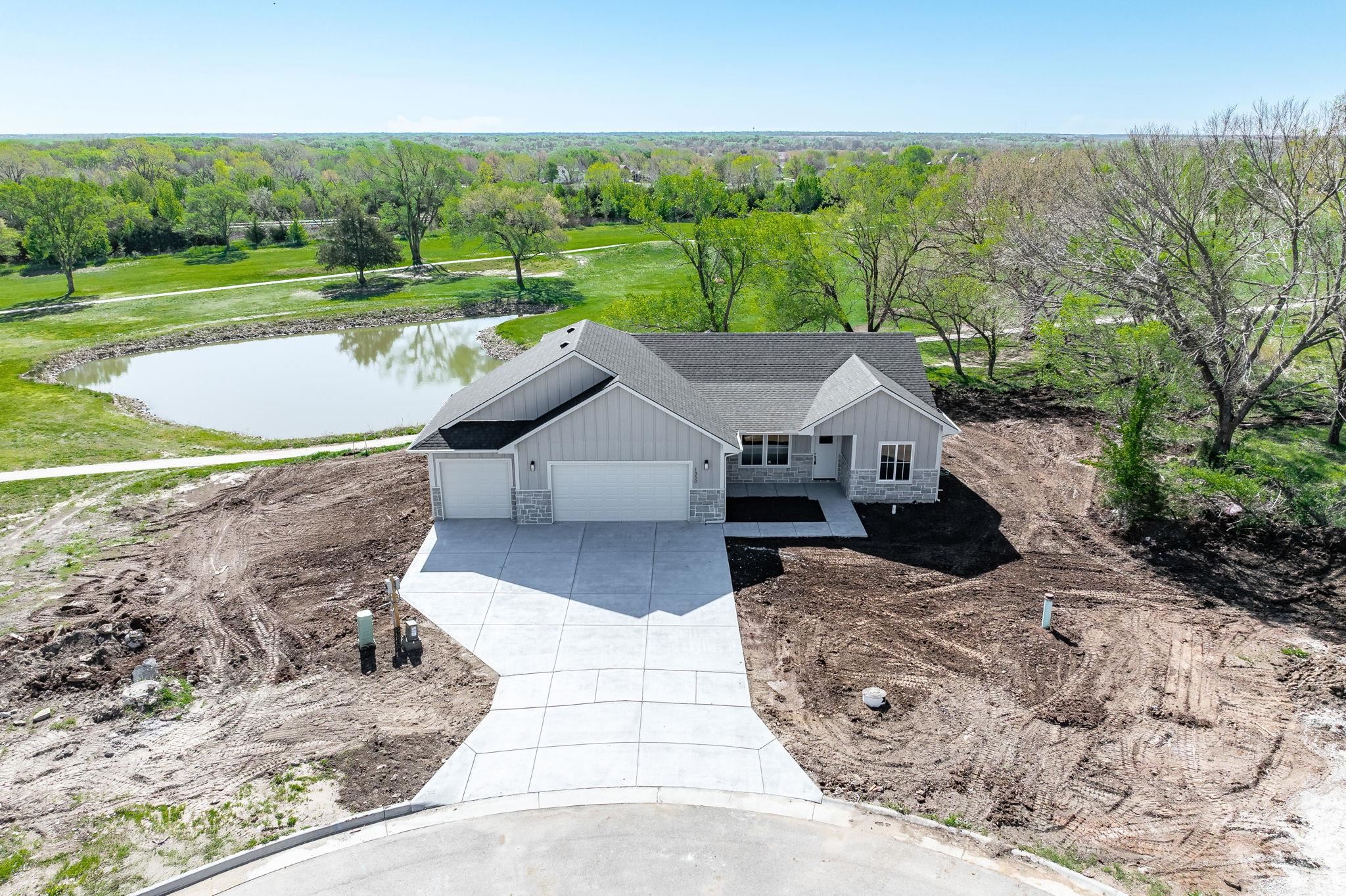 1350 Skyview Dr, El Dorado, Kansas image 1