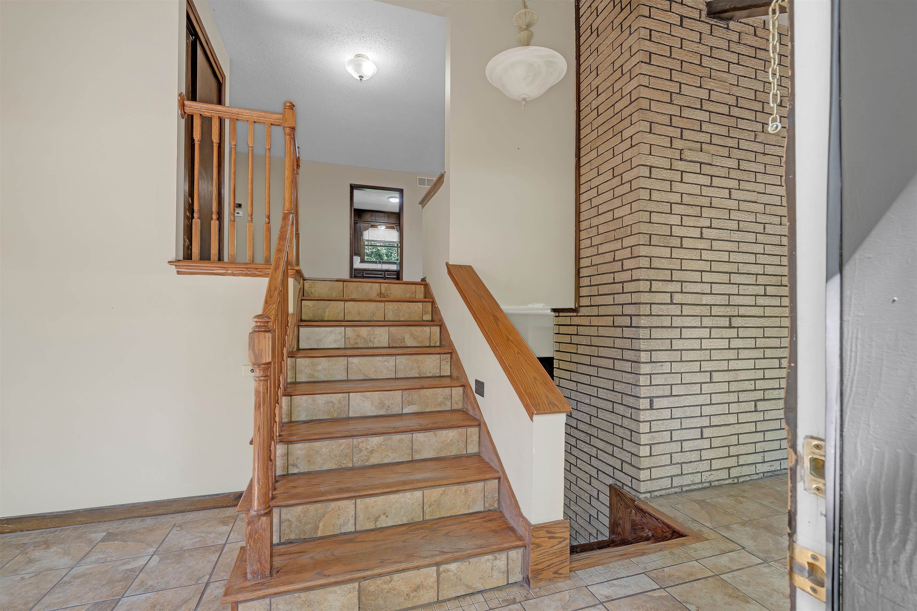 1671 N Maybelle St, Wichita, Virginia image 5