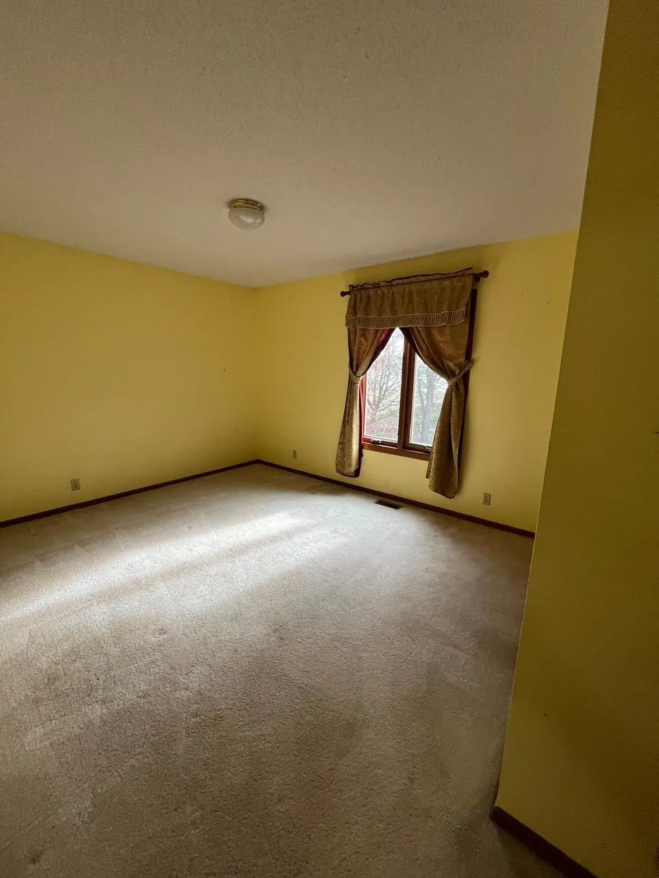 Wichita, Kansas 67206, United States, 4 Bedrooms Bedrooms, ,3 BathroomsBathrooms,Residential,Active,130817